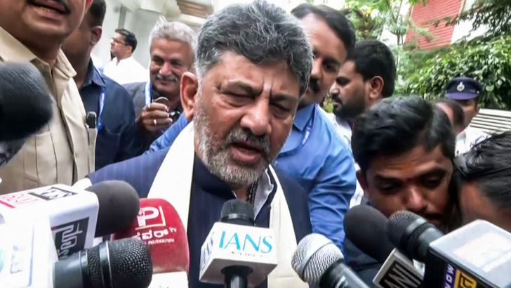 https://www.salarnews.in/public/uploads/images/newsimages/maannewsimage01102026_161503_shivakumar.jpg