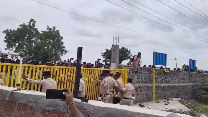 https://www.salarnews.in/public/uploads/images/newsimages/maannewsimage02082026_220353_Protest.jpg