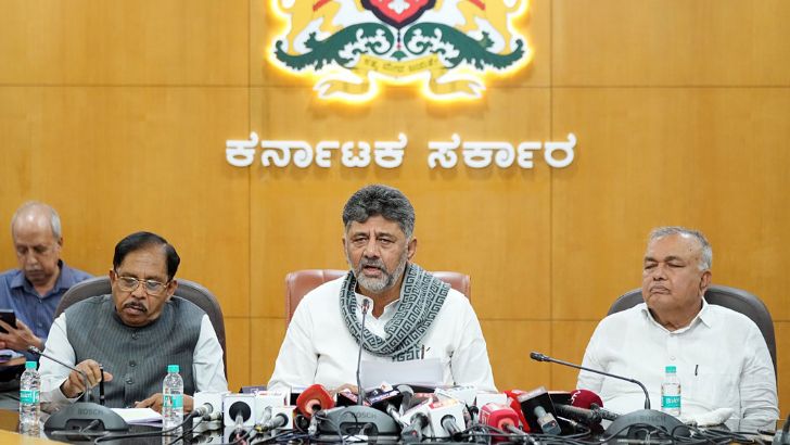 https://www.salarnews.in/public/uploads/images/newsimages/maannewsimage03082026_155301_Shivakumar.jpg