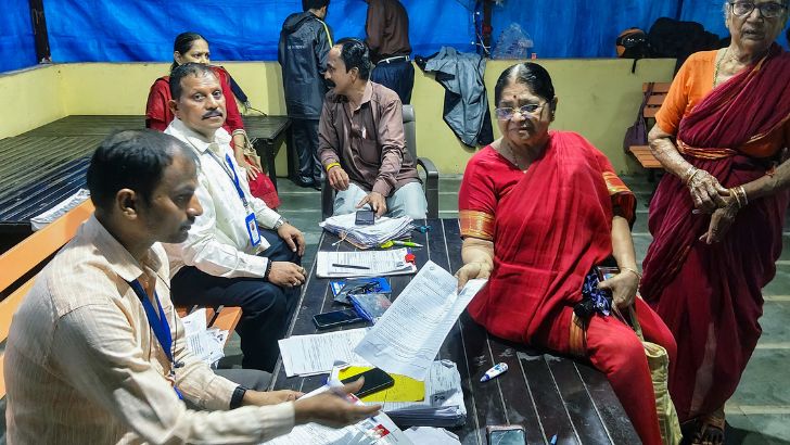 https://www.salarnews.in/public/uploads/images/newsimages/maannewsimage04082026_222748_SIR.jpg