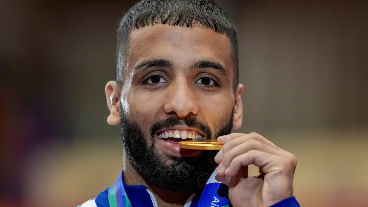 https://www.salarnews.in/public/uploads/images/newsimages/maannewsimage04102026_160443_Gold.jpg