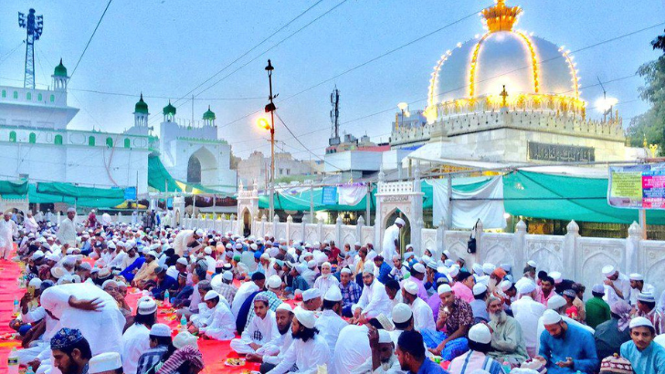 https://www.salarnews.in/public/uploads/images/newsimages/maannewsimage08112025_201555_Dargah.png