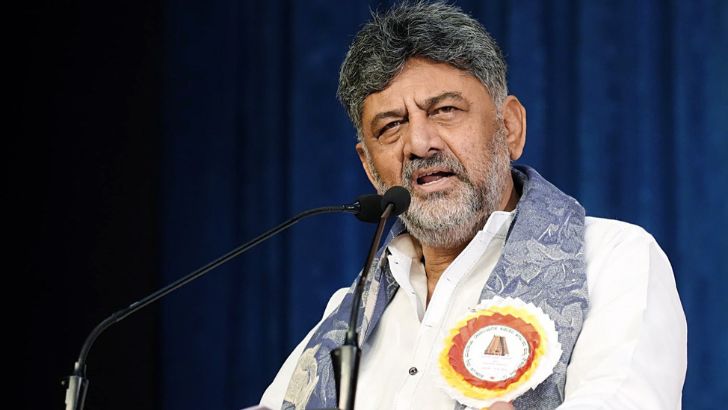 https://www.salarnews.in/public/uploads/images/newsimages/maannewsimage10082026_211325_Shivakumar.jpg