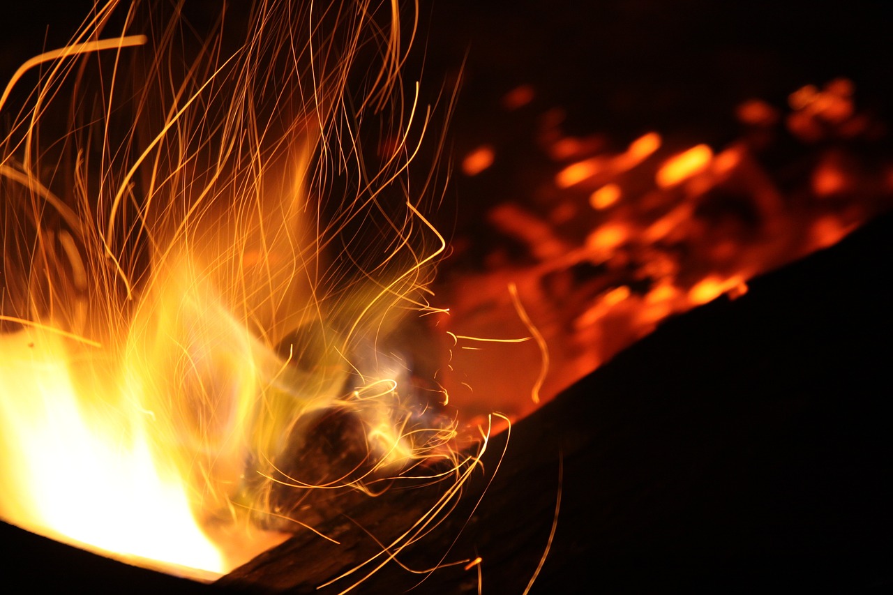 https://www.salarnews.in/public/uploads/images/newsimages/maannewsimage12052025_214424_abstract-1868624_1280.jpg