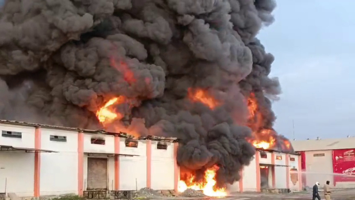 https://www.salarnews.in/public/uploads/images/newsimages/maannewsimage13052025_212909_fire.png