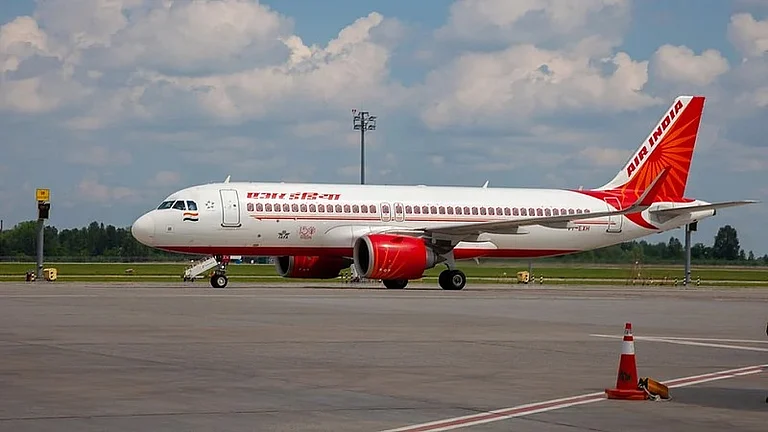 https://www.salarnews.in/public/uploads/images/newsimages/maannewsimage13052026_164555_Air-India-111zon.webp