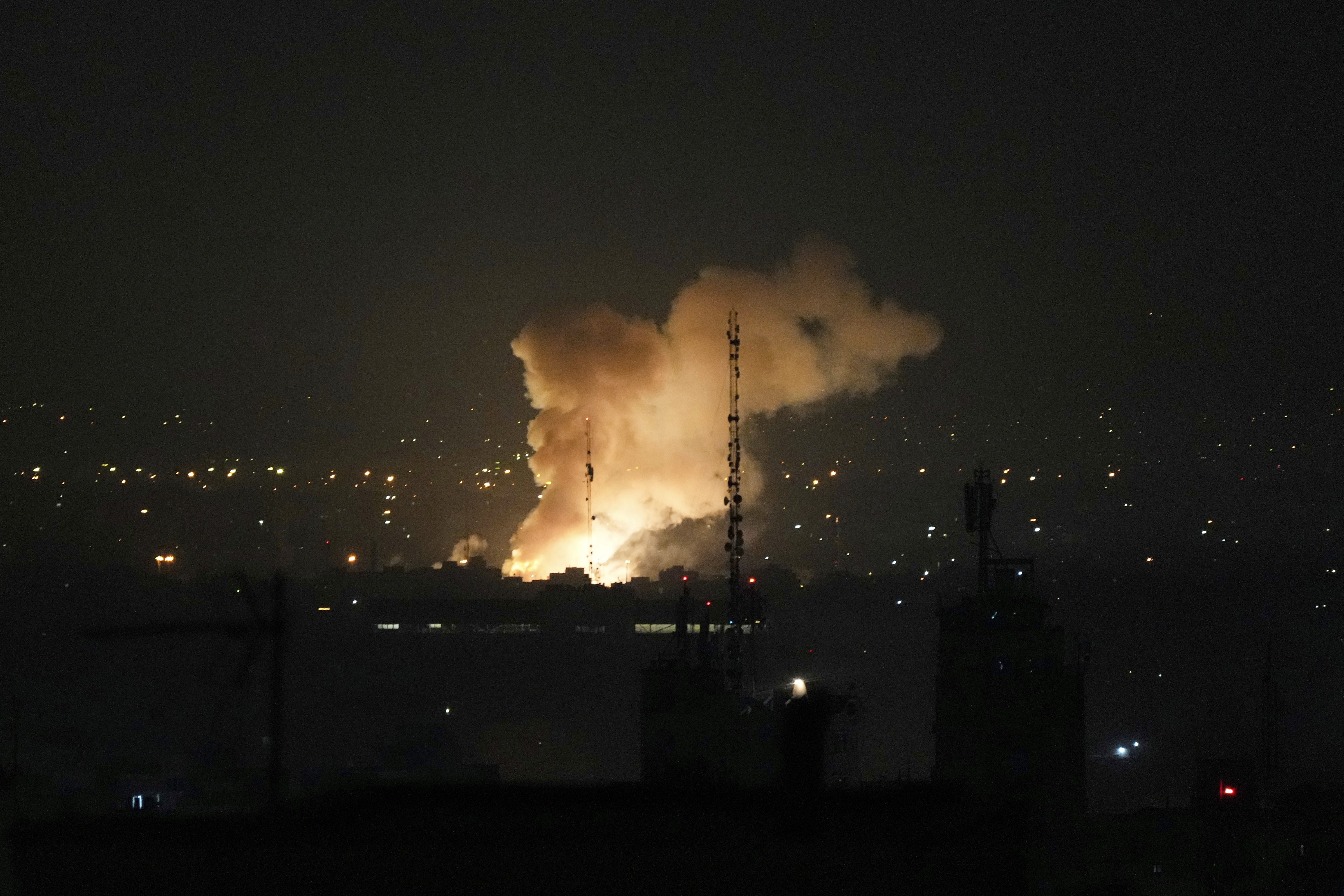 https://www.salarnews.in/public/uploads/images/newsimages/maannewsimage13062025_114024_AP06_13_2025_000022B.jpg