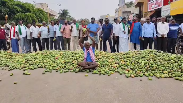 https://www.salarnews.in/public/uploads/images/newsimages/maannewsimage14062025_005520_mango.png