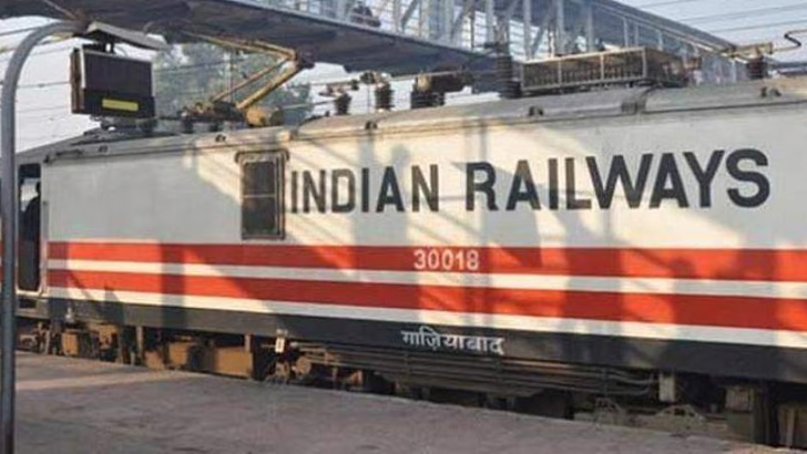 https://www.salarnews.in/public/uploads/images/newsimages/maannewsimage14092025_023529_Railways.png