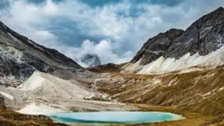 https://www.salarnews.in/public/uploads/images/newsimages/maannewsimage15062025_214810_mansarovar.png