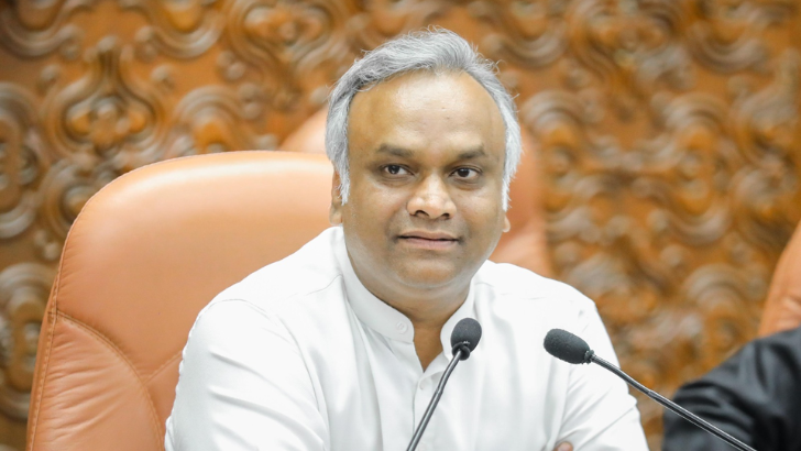 https://www.salarnews.in/public/uploads/images/newsimages/maannewsimage16092025_011145_pRIYANK.png
