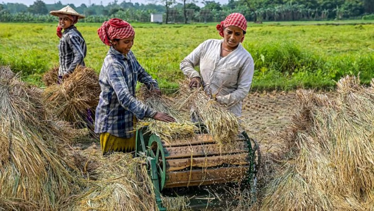 https://www.salarnews.in/public/uploads/images/newsimages/maannewsimage16092025_232810_Farmers.png