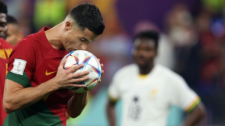 https://www.salarnews.in/public/uploads/images/newsimages/maannewsimage17082026_172348_Ronaldo.jpg