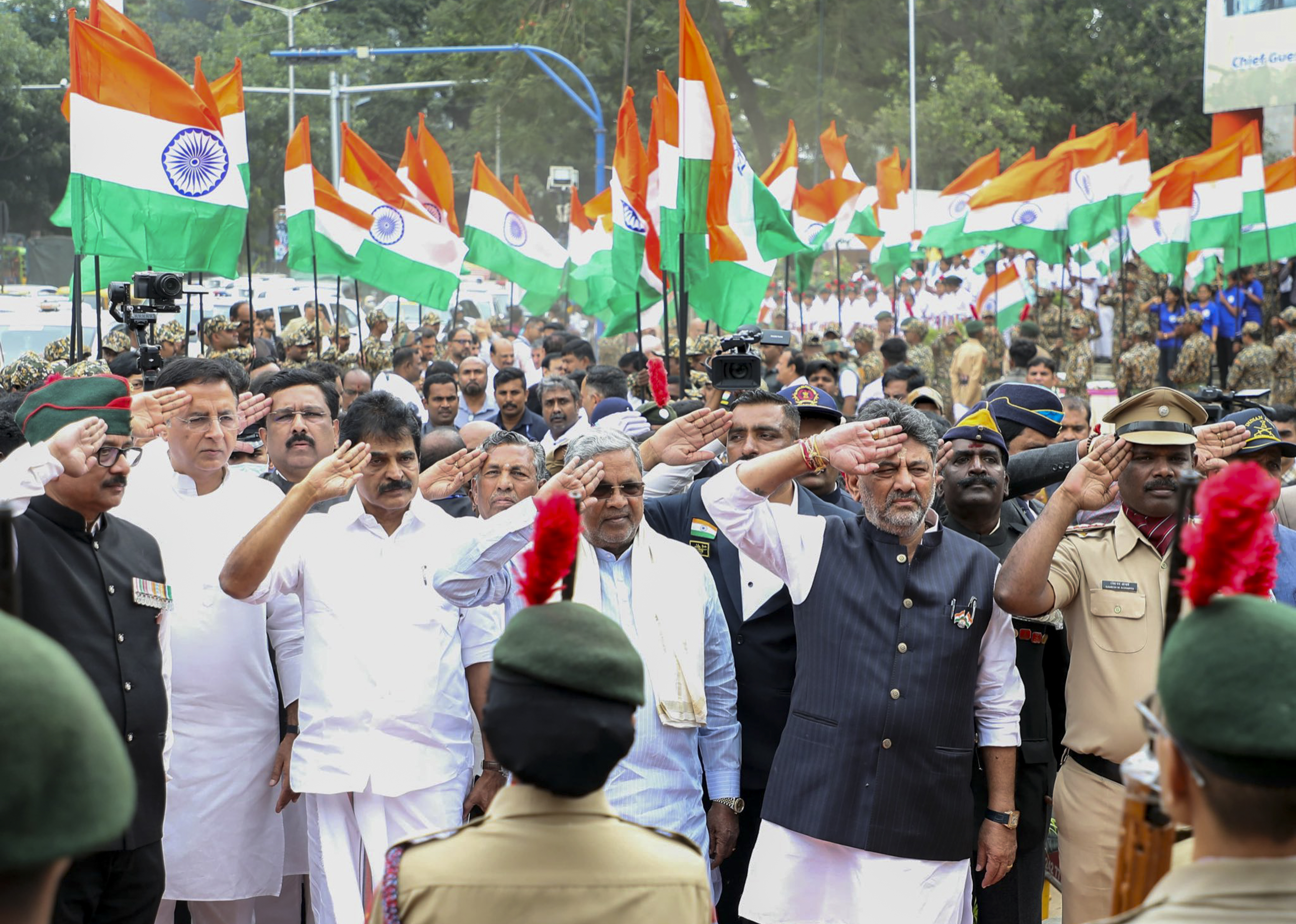 https://www.salarnews.in/public/uploads/images/newsimages/maannewsimage28052025_205340_PTI05_28_2025_000109B.jpg