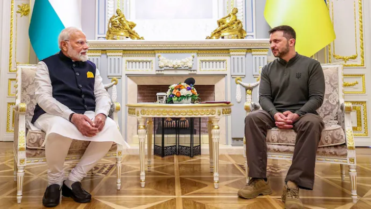 https://www.salarnews.in/public/uploads/images/newsimages/maannewsimage30082025_220442_Zelenskyy.png